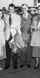 1949 Doak, Norma, Dr. Walker, Mrs. Walker, and Pat Walker Greeting Choo Choo Justice