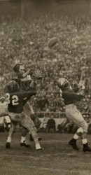 1949 Zohn Milam And Bob Folsom Accidentally Tip Ball To Bill Barrett For Irish Score