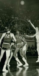 NCAA Regional At SMU/Krebs Shooting Over Chamberlain