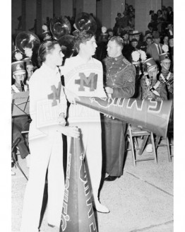 1935 Cheerleaders