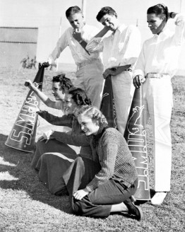 1935 Cheerleaders